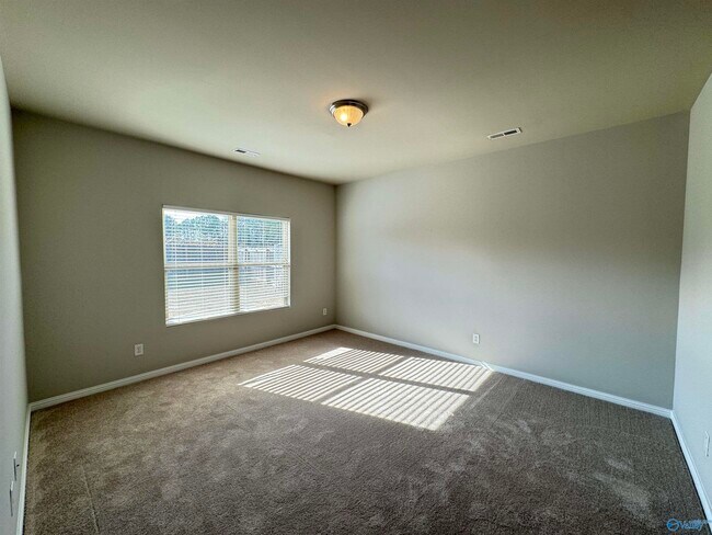 Building Photo - 30000 Abbeywood Ln