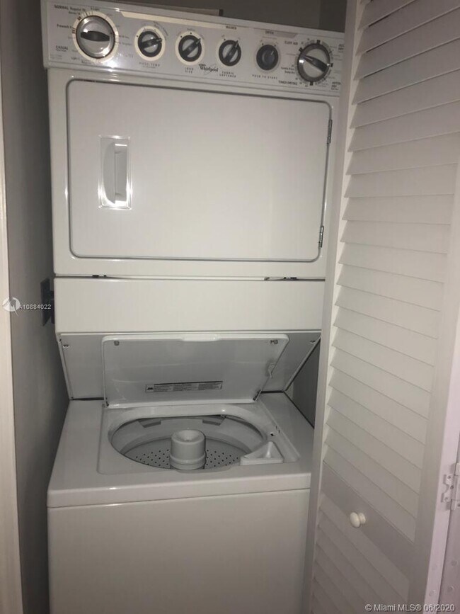 Building Photo - 8440 SW 8th St