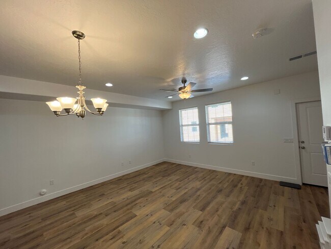Building Photo - Arbor Park 2 Bed!!