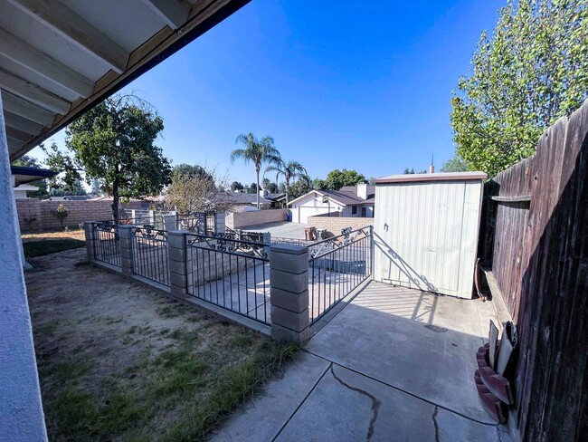 Building Photo - Lovely Home in Northeast Bakersfield