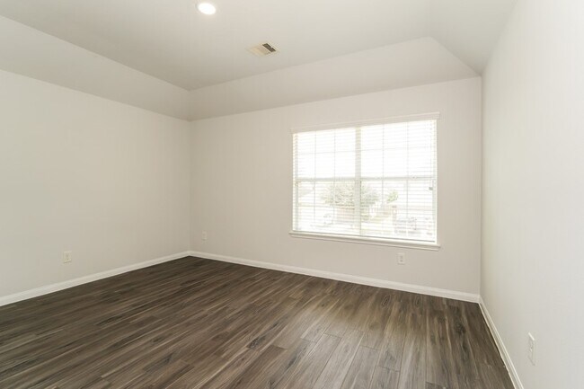 Building Photo - 5571 Latta Plantation Dr