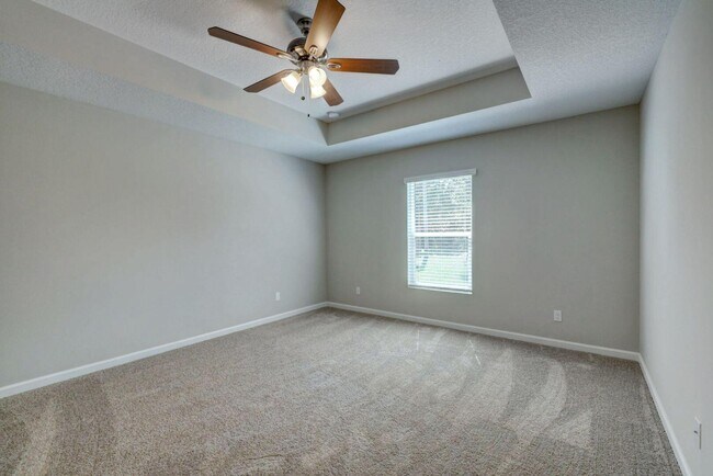 Building Photo - 5737 NW Jigsaw Ln