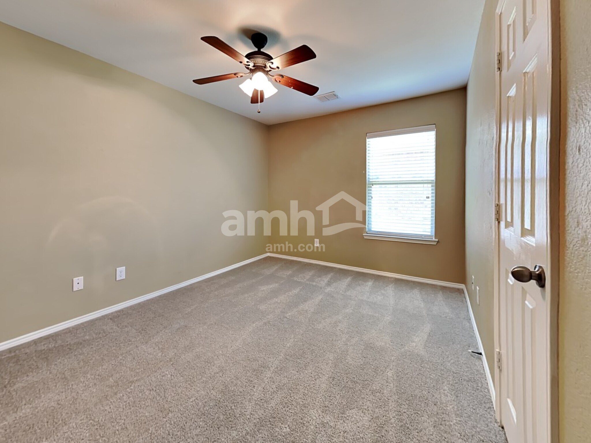 Building Photo - 524 Anchor Way