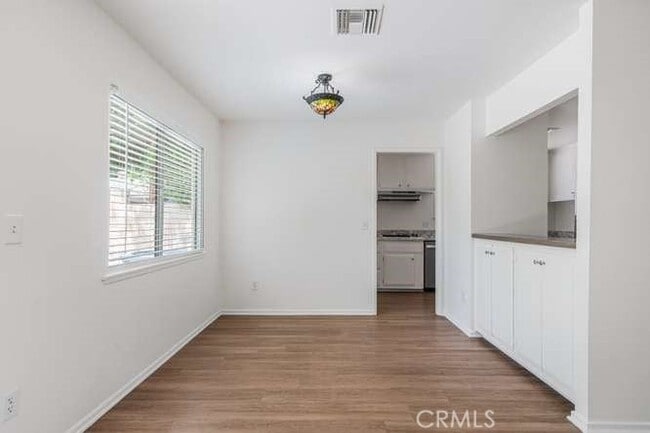 Building Photo - 6575 Cleomoore Ave