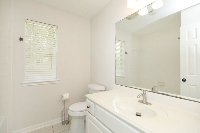 Building Photo - 25215 Aughton Dr