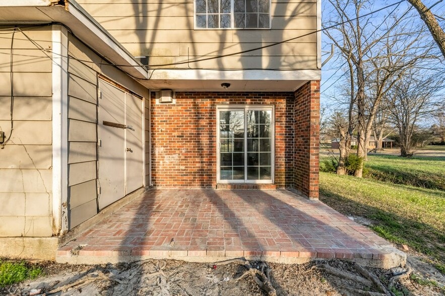 Building Photo - 343 Miller Ave