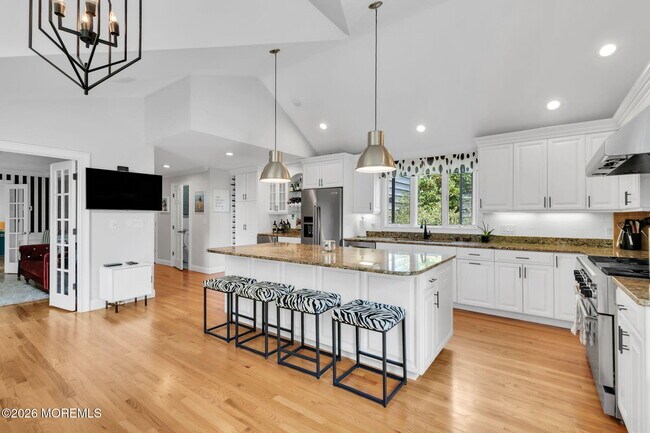 Building Photo - 16 Bingham Hill Cir