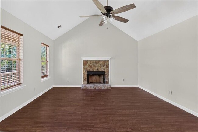 Building Photo - 115 Hubbard Dr