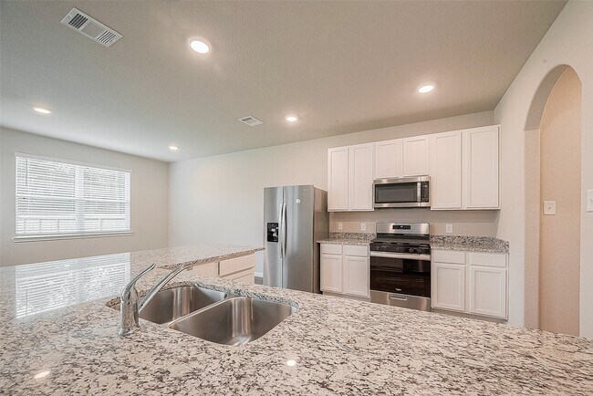 Building Photo - 2335 Tavo Trails Dr