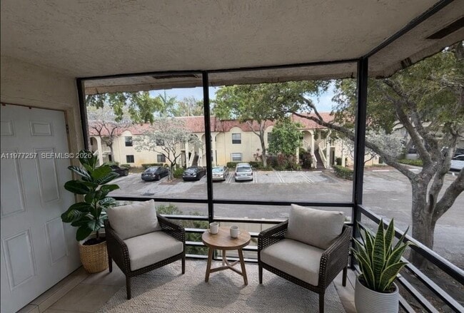 Building Photo - 138 S Cypress Rd