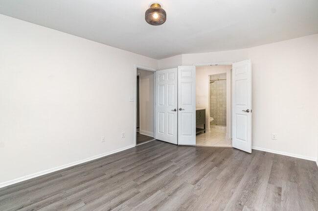 Building Photo - 2512 Cranbrook Ln