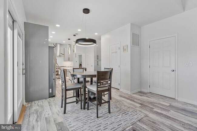 Building Photo - 43612 Winthrop Ct