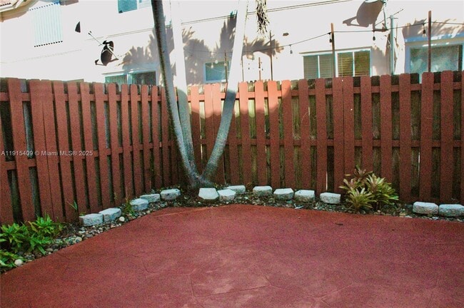 Building Photo - 12435 SW 125th St