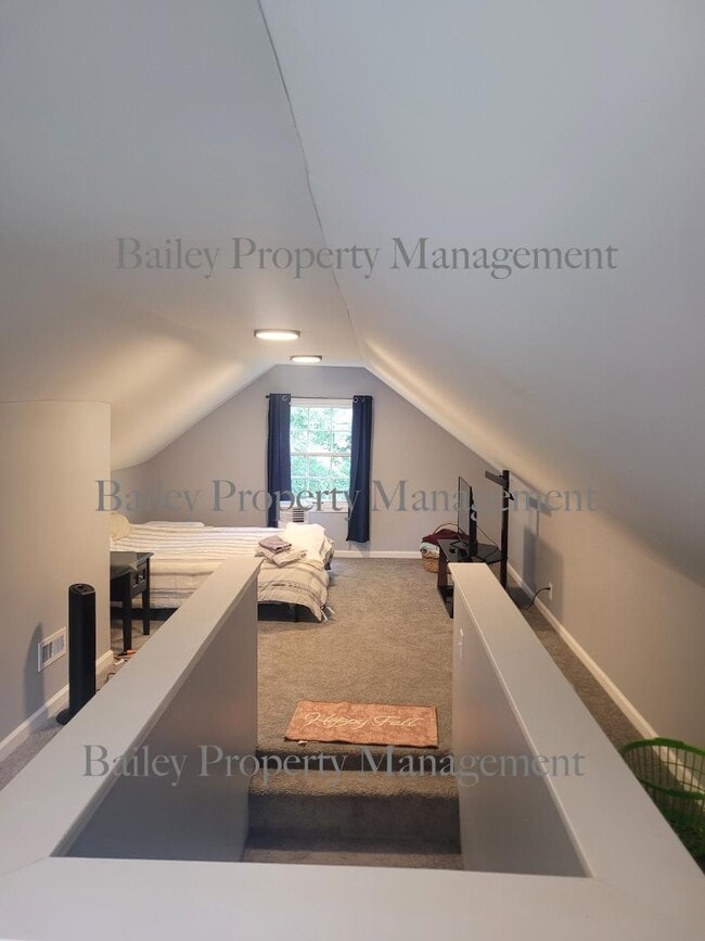 Building Photo - 1310 Southgate Ave