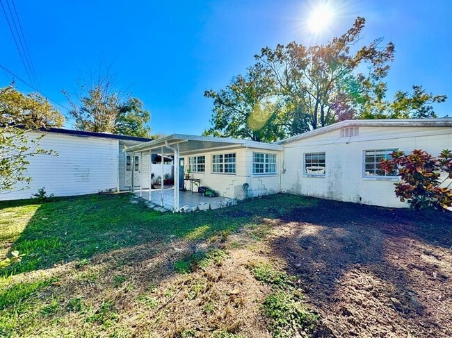 Building Photo - 2703 Westhigh Ave