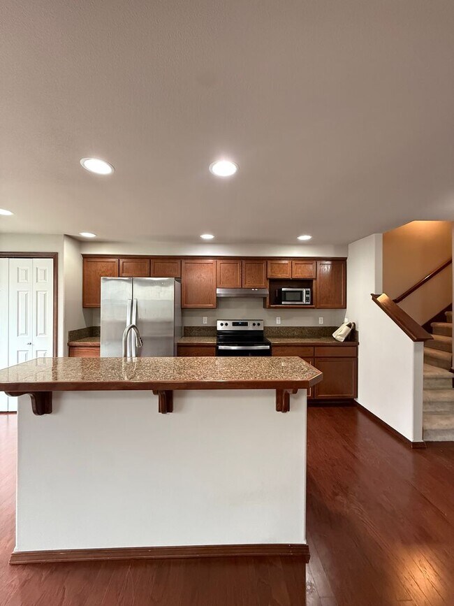 Building Photo - Modern 3BR/2.5BTH Home For Rent in Prime Marysville Location