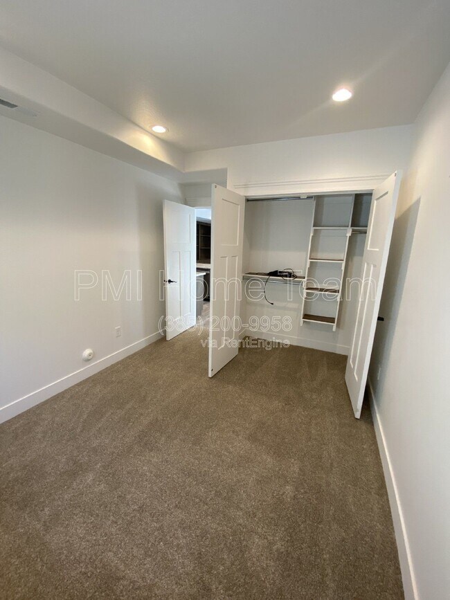 Building Photo - 1284 Mary Ln
