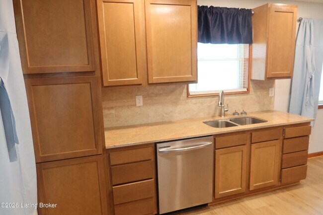 Building Photo - 4618 St Rita Dr