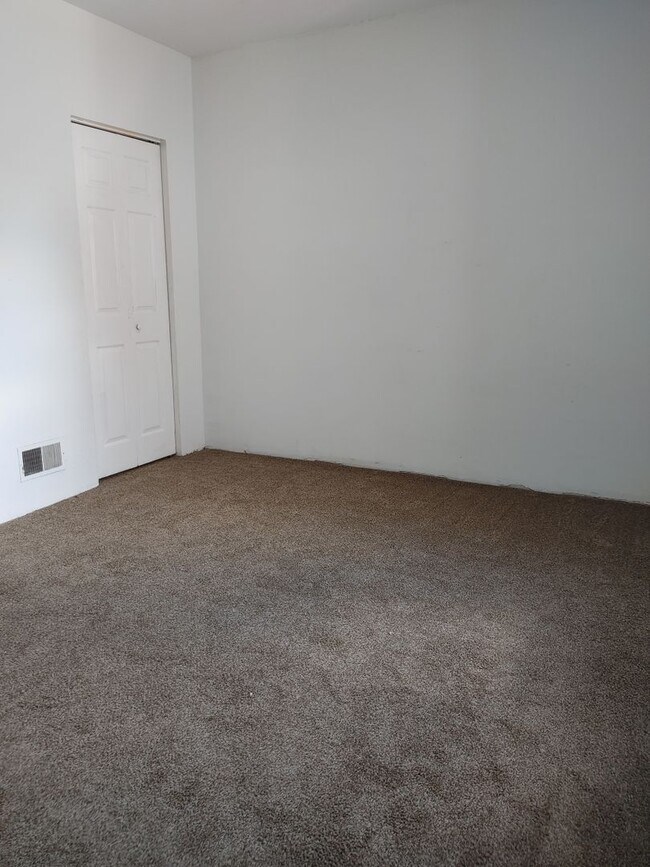 Building Photo - 34 N Franklin St