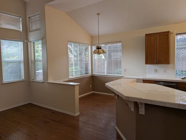 Building Photo - Wonderful 4 bedroom home in Clovis offering a pool, spa, 3 car garage, potential RV and or boat s...