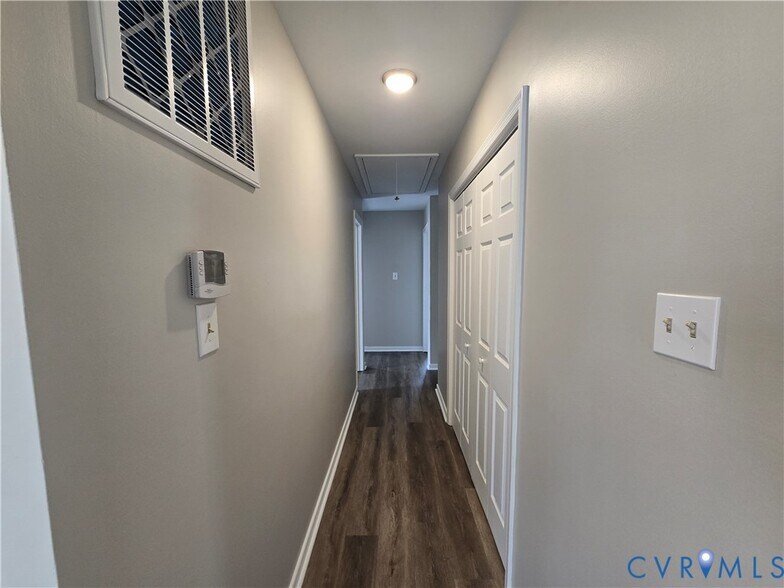 Building Photo - 1600 Porters Mill Terrace