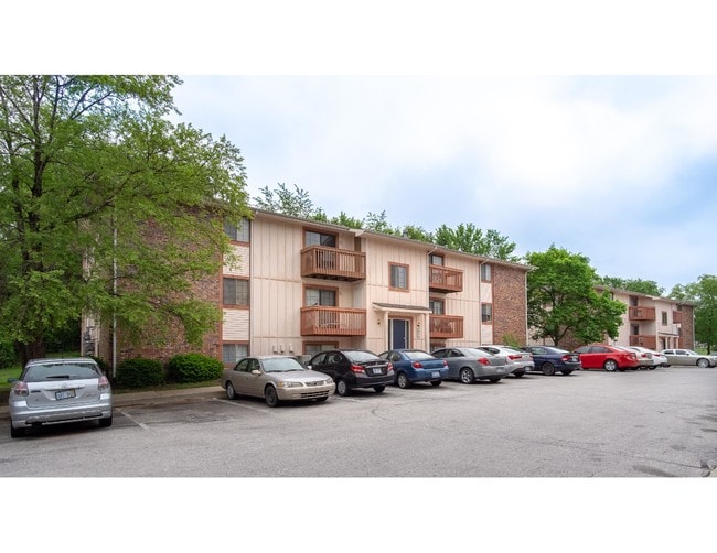 Village West Kansas City, KS Apartment Finder