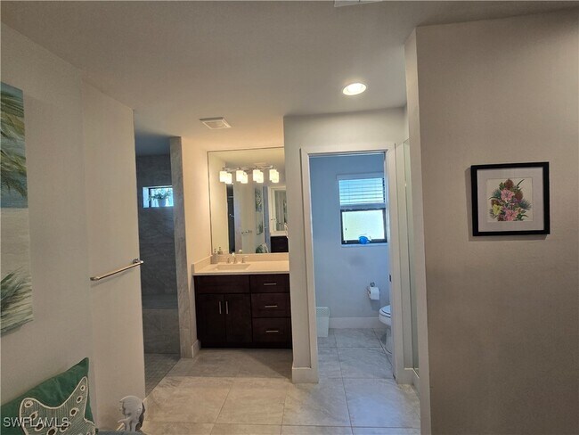 Primary Photo - 2533 SW 38th Terrace