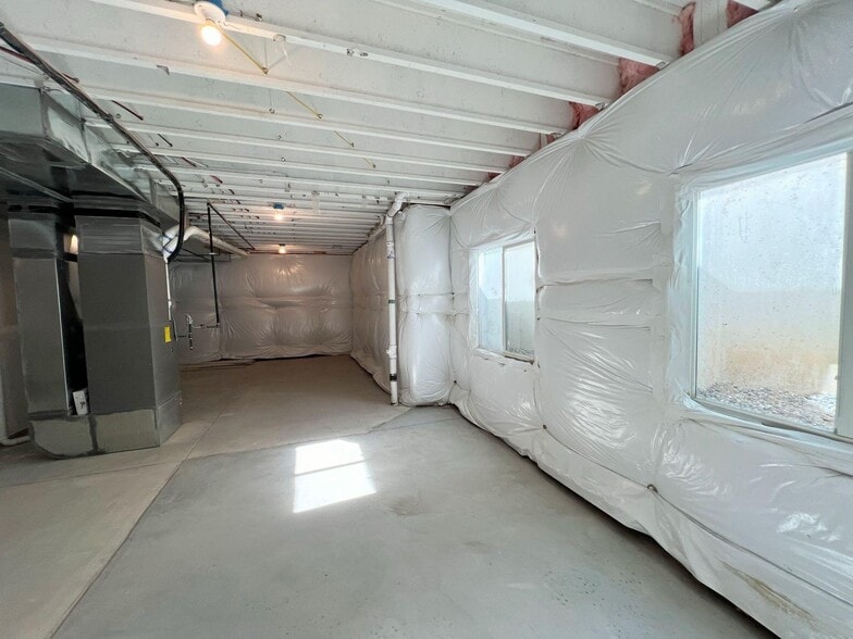 Building Photo - 690 Rob Roy Ct