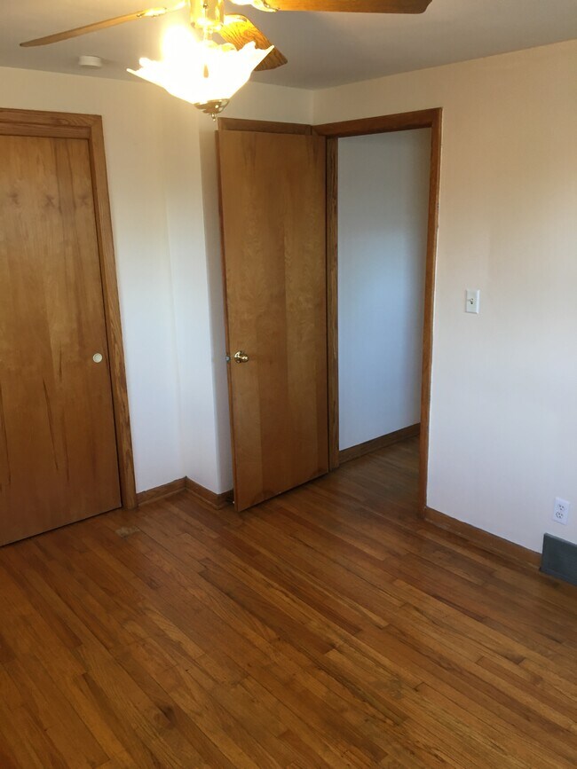 Building Photo - 234 E 33rd St