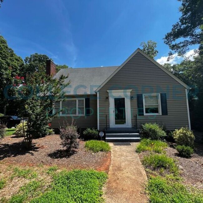Building Photo - 1253 Brookwood Dr