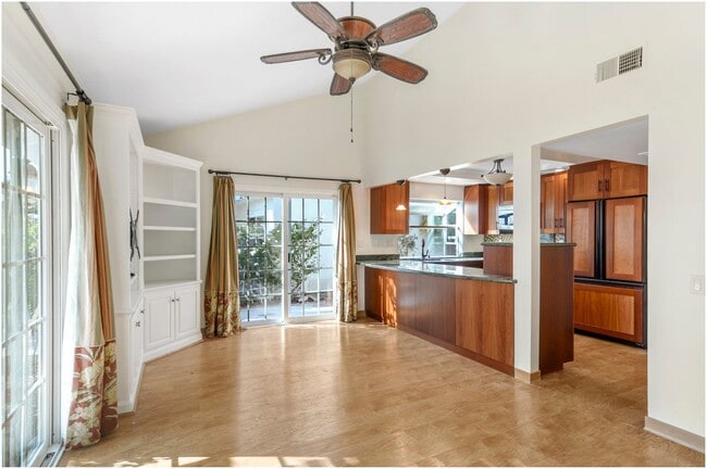 Building Photo - Beautiful Woodbridge Home!