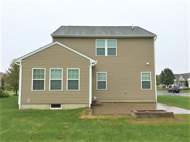 Building Photo - 1300 Wagy Sq