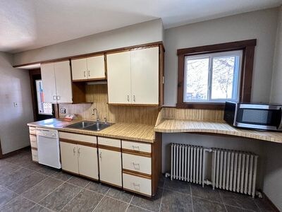 Building Photo - 2551 Eastern Ave SE