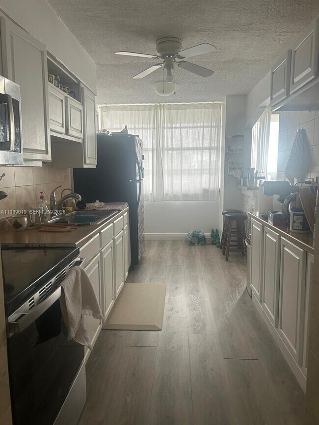 Building Photo - 250 174th St