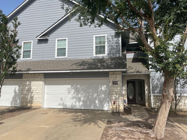 Building Photo - College Station - 4 Bedroom / 2.5 Bath / 2...