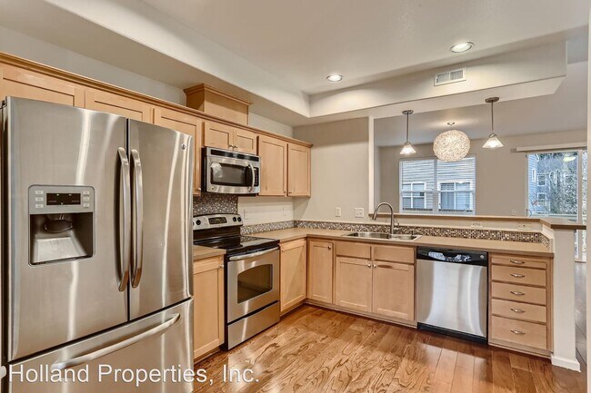 Building Photo - 3 br, 3 bath House - 2155 NE Cadbury Ave