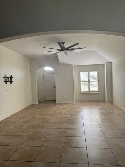 Building Photo - 212 Sandhill Oak Dr