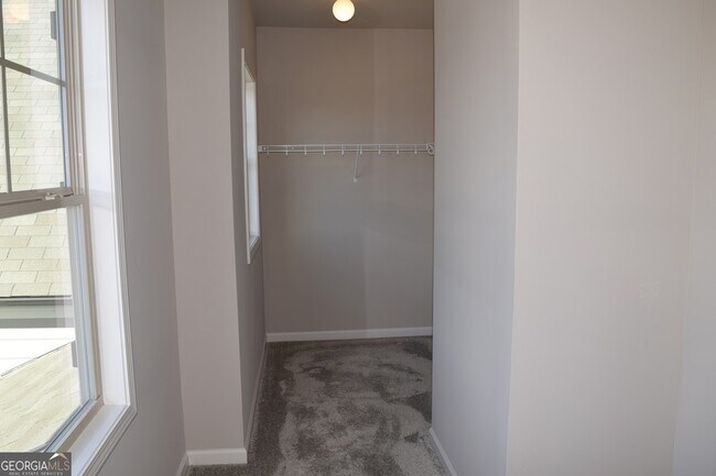 Building Photo - 533 Brighton Park Cir