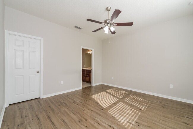 Building Photo - 1733 Cayman Cove Cir