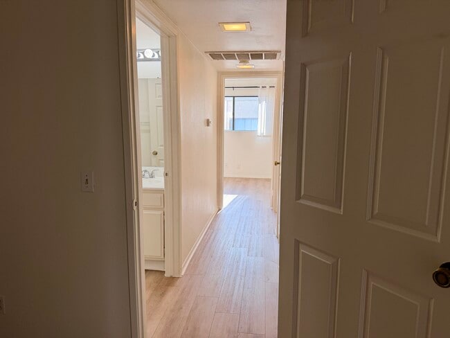 Building Photo - 10740 Lawler St