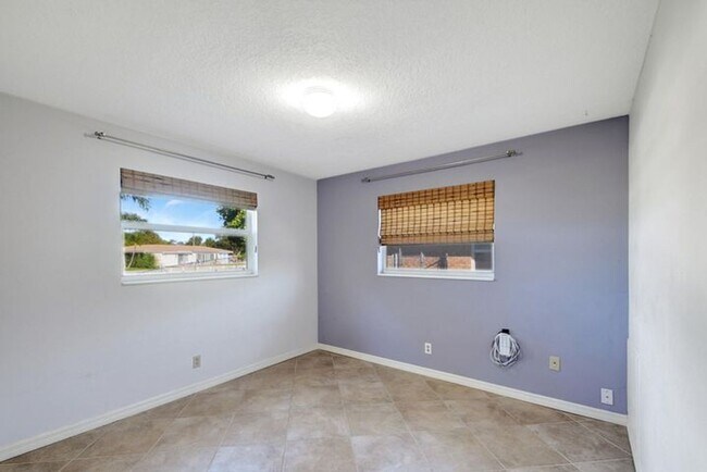 Building Photo - 1753 W Terrace Dr