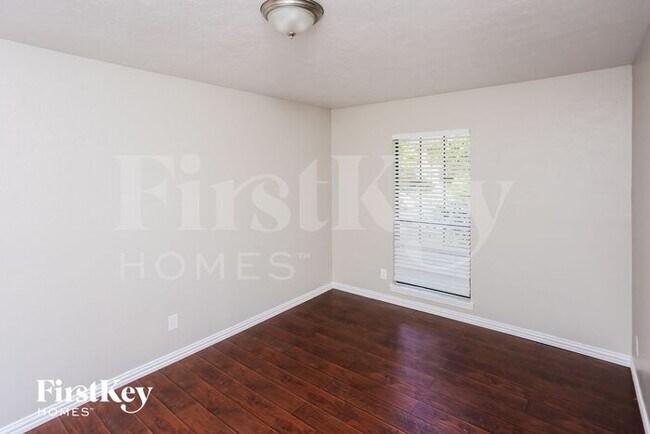 Building Photo - 7916 Iola Dr