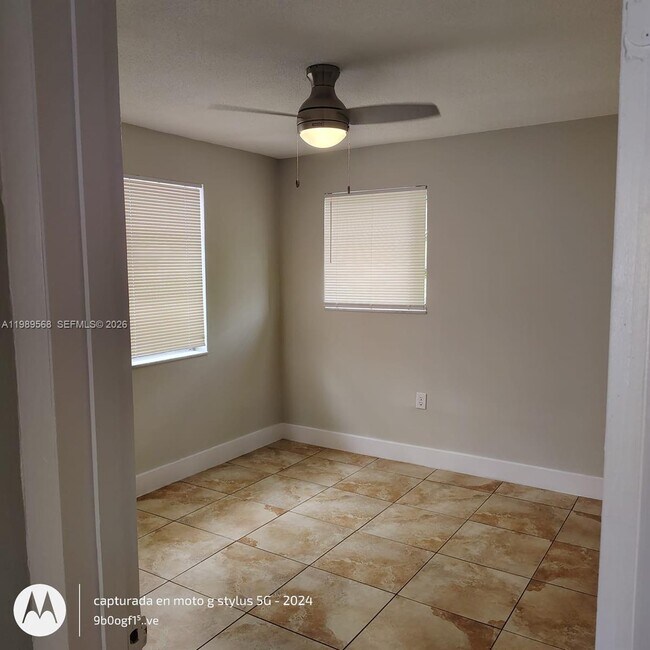 Building Photo - 2079 NE 167th St