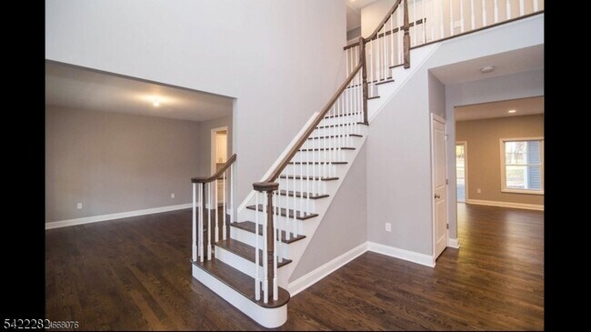 Building Photo - 227 E McClellan Ave