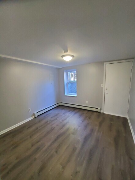 Building Photo - 217 3rd St