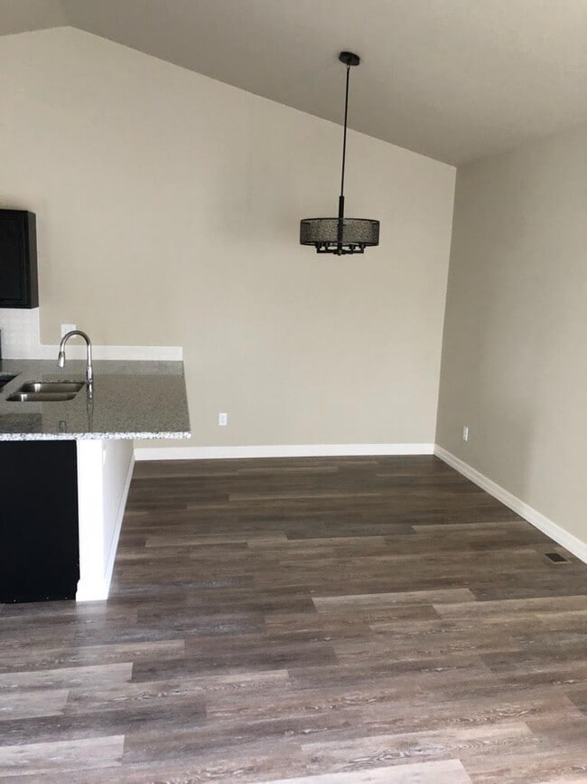 Building Photo - 13720 W 13th Ct N