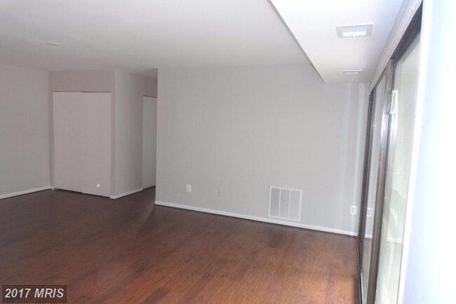 Building Photo - Margate Ct
