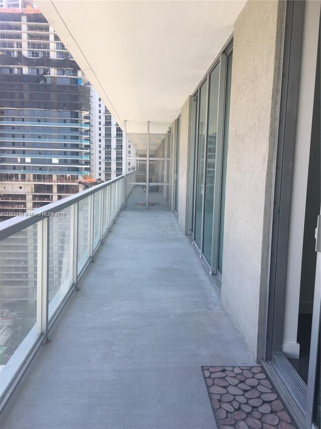 Building Photo - 1111 SW 1st Ave