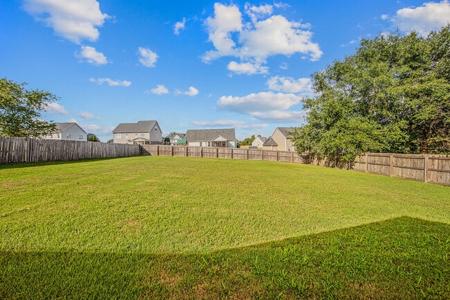 Building Photo - 355 Lockwood Dr