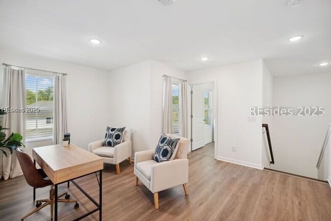 Building Photo - 105 Mainland Lakes Dr